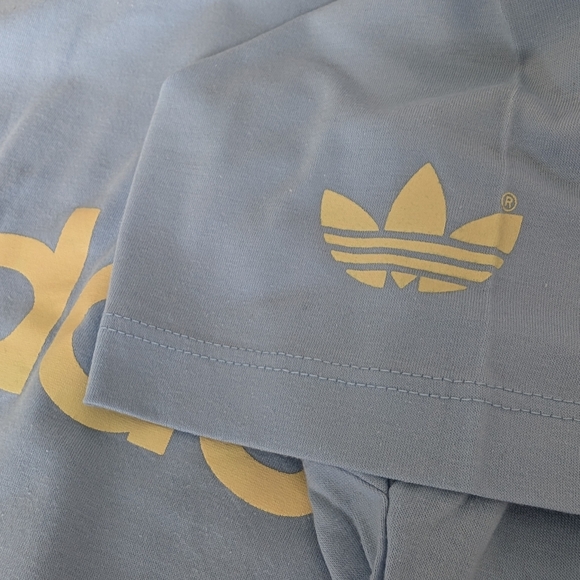 NWOT Blue and White Adidas T-Shirt - Picture 4 of 5